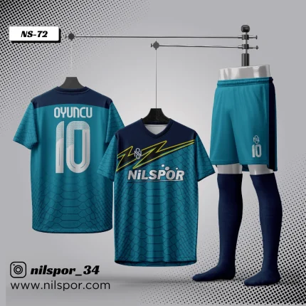 turkuaz yılan derisi desenli futbol forması, şimşek grafikli özel tasarım futbol forması yaptırma, dijital baskılı egzotik desenli takım forması siparişi, turkuaz lacivert özel tasarım halı saha forma seti.