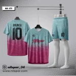 Açık turkuaz ve pembe renk geçişli, yaprak desenli futbol forması modeli; forma ve şorttan oluşan özel takım tasarımı.